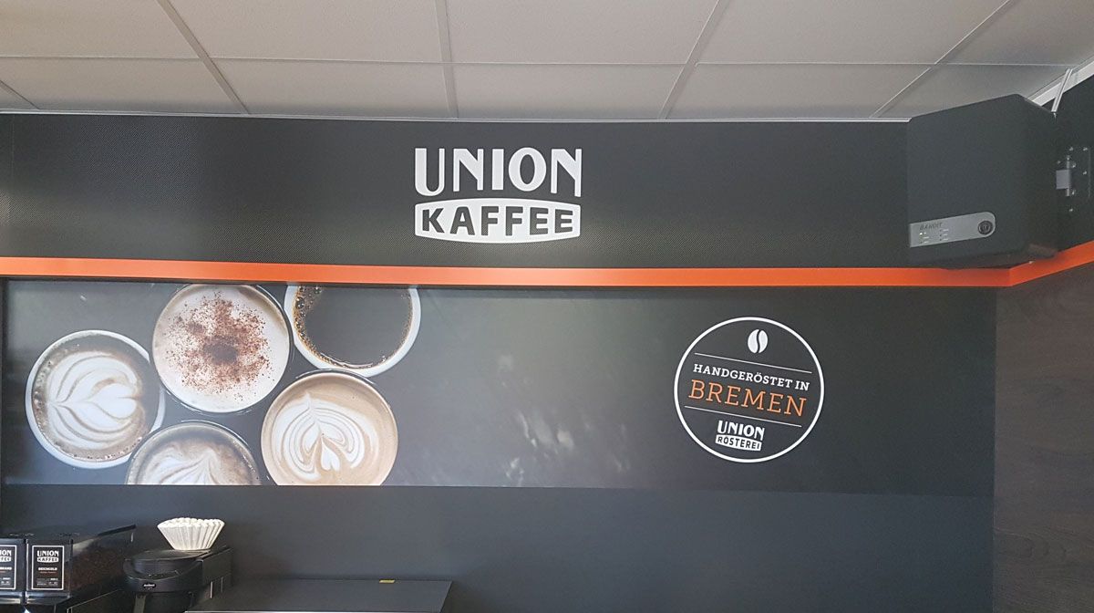 Werbetechnik an der Wand